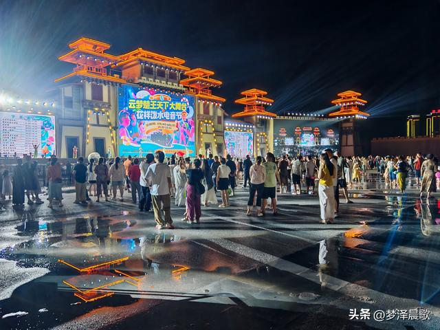 云梦夜未央：楚王城公园楚王天下大舞台、祥云湾灯火里的千年回响