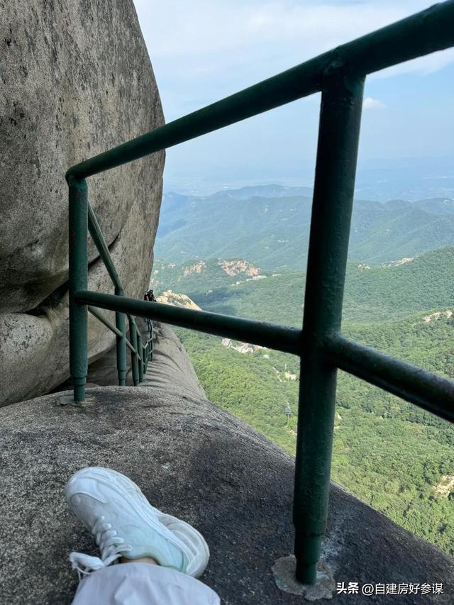 网红景区，接连出现“安全”事故！还是游客全责，景区无责吗？