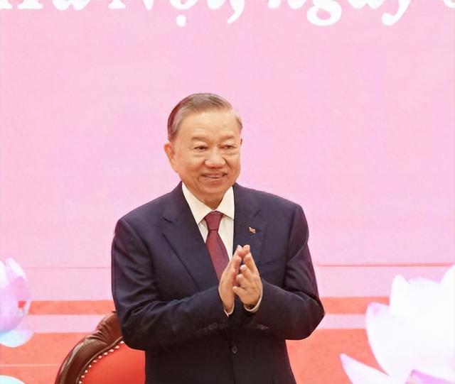 中越刚定下车同轨，只有中国能搞定的南北高铁，越南要拱手让人？