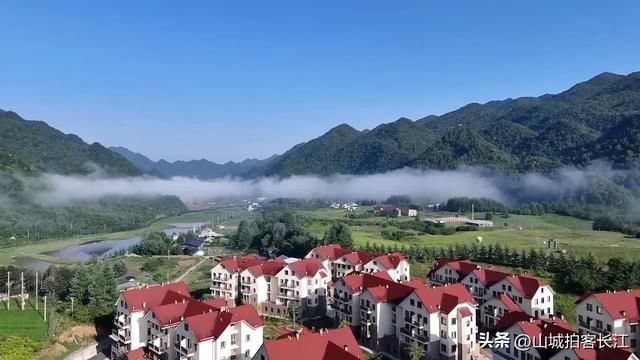 重庆头号大镇，面积比主城两个区还大，私藏20℃避暑天堂美如仙境