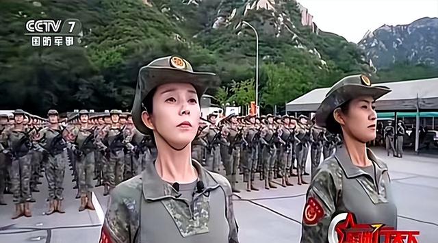 女兵领队王媛顺利归家！生3胎仍少女，老公晒合影，生活照太漂亮