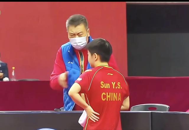 没想到国乒真正拿捏孙颖莎的 居然是他！两人的关系像极了“爷孙”