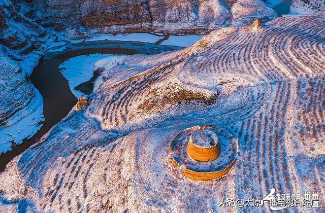 长城“牵手”黄河！山西偏关老牛湾大雪刷屏