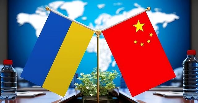 不装了？乌总统令拖中国下水，特朗普准备发动战争，英法德意急了