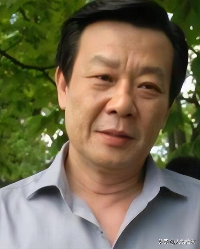 一妻一妾住楼上楼下，三人一同生活30多年	，71岁的寇世勋太离谱