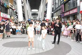 白衣小女孩跳舞2分钟完整版来啦 有字幕哟图片