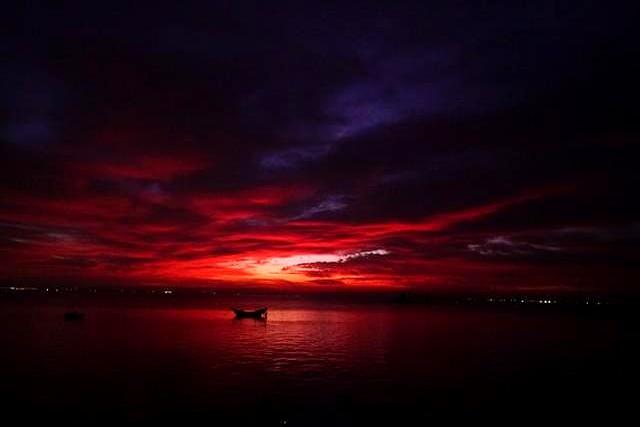 女人给你这4个“信号”，是暗示你别追了，她对你根本“没兴趣”