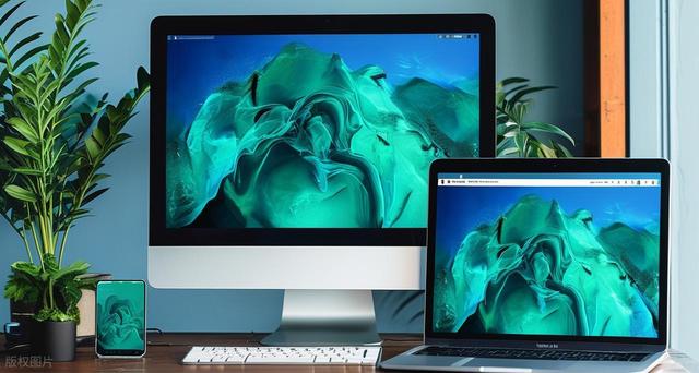 重庆网站建设：域名+服务器选择技巧，让你的官网稳如老狗！