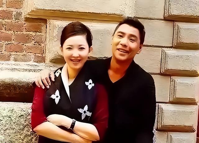 恋爱脑下场是真惨！从春晚主持人到养不起孩子的妇女，她咎由自取