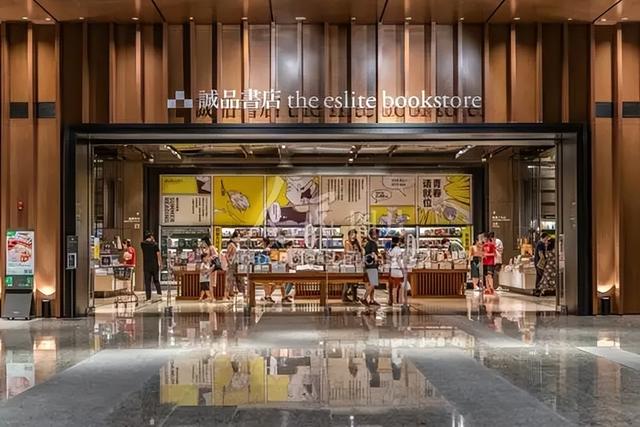 书店退潮，年轻人又冲去博物馆买文创了