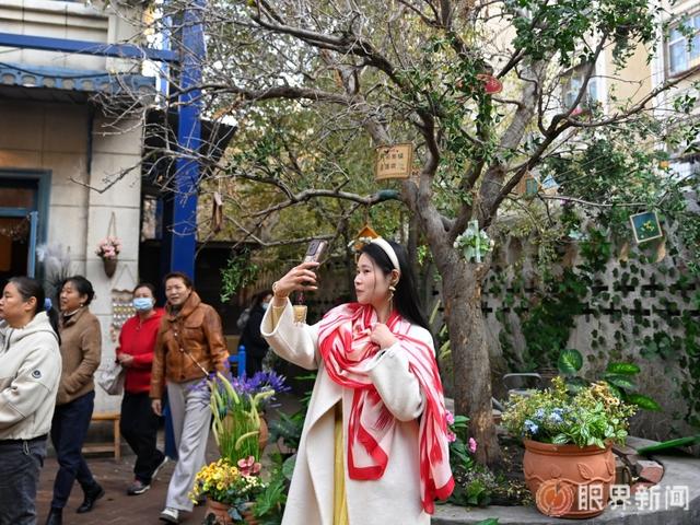 沉浸式打卡“红石榴”同款！这份乌鲁木齐Citywalk攻略，带你解锁剧中美食与烟火气