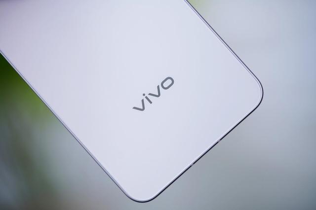 vivo X300信息流出，主摄上2亿像素
