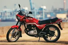 经典中的经典，铃木GS125摩托车，三十年前125排量中的天花板图片