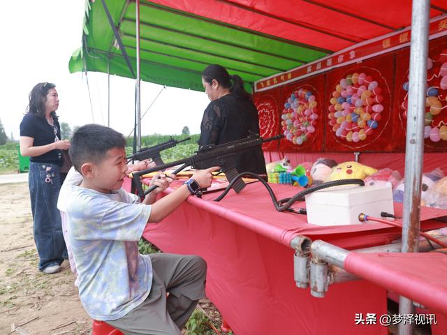8天85.8万人次，小县城魅力十足