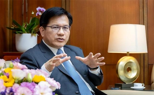 九三阅兵结束不久，菲律宾公然踩踏涉台红线，中方这次不再忍耐