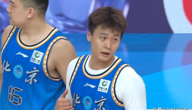 辽宁首败掀波澜 杨鸣冲突引争议 北京榜首能坐多久？