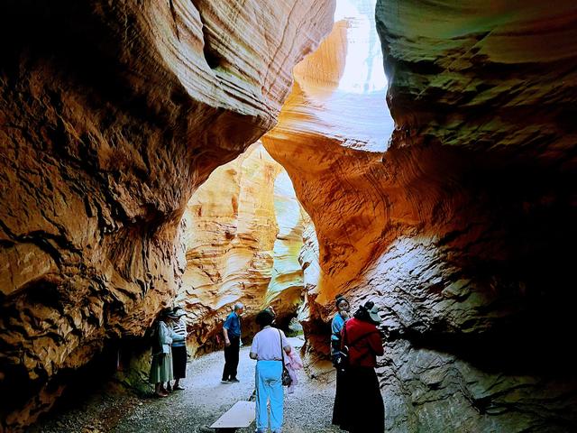 甘泉大峡谷，龙巴沟和桦树沟（游客）