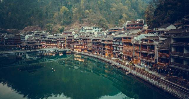 想玩点不一样，这个冬天，让我们去湘西过大年！