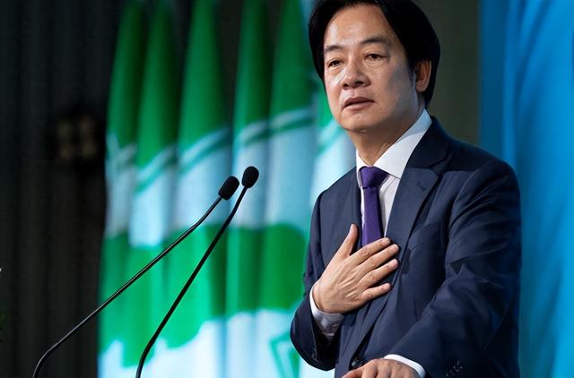 台胞参加九三阅兵，前脚刚落地北京，马上就送给赖清德一句话
