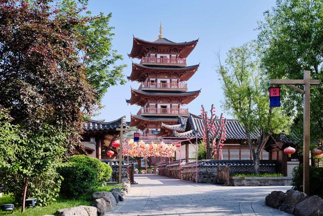吉林白山千年崖城风景区，建筑充满朝鲜民俗风，让人一秒穿越千年