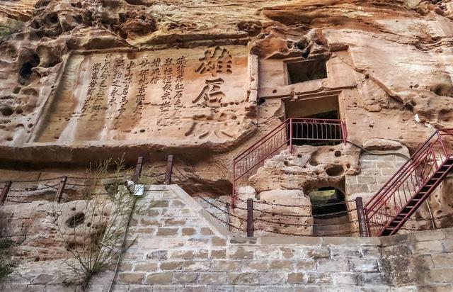 我是铜川人，去了延安和榆林，实话实说：这俩陕北名城差异真不小