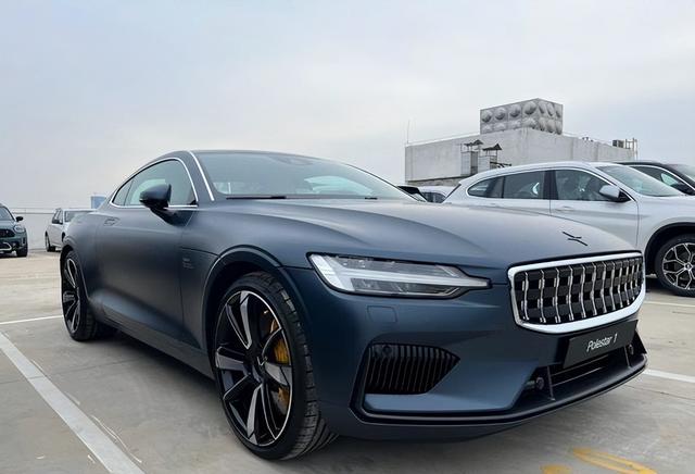 吉利一声不响换上“朱雀”新车标！被18个国家抢购，网友：太帅了