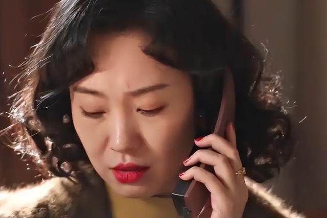 许亚军捧着，段奕宏护着，郭京飞宠着，演了55部戏，41岁终于红了