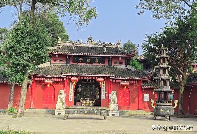 成都被严重低估的寺庙，大殿华丽庄重，让人吃惊不小，公交可直达