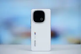 iQOO 13全面评测：不仅是一款性能旗舰 还是年度最佳全能水桶机图片