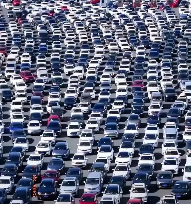 中国产业升级有多成功？网友：10年前卖4000的电视，现在只卖1000