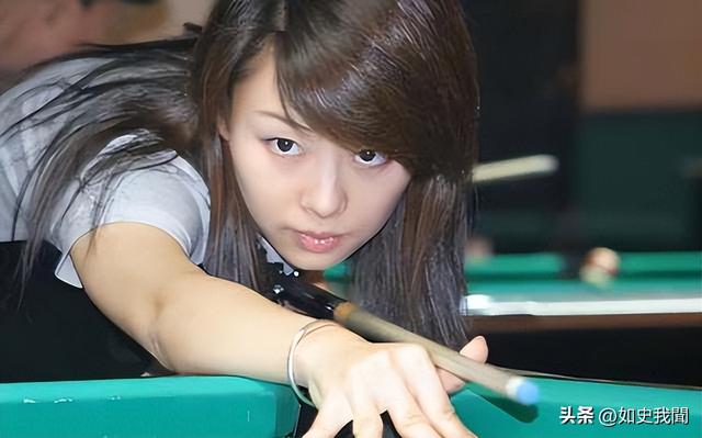 43岁潘晓婷至今单身，身材傲人却无人敢娶，潘爸爸后悔当初管太严