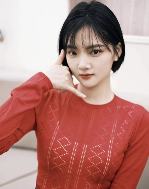 鼻子是五官之首太影响颜值了，这8位明星都败给了一个“丑鼻子”