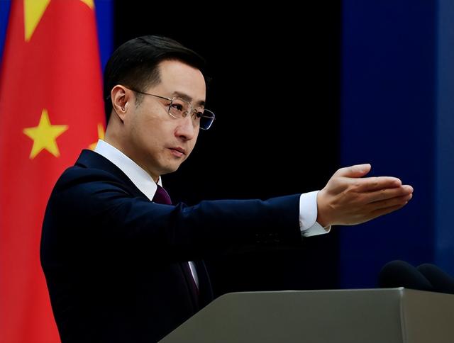 不顾中国再三警告，捷克总统挑战中方红线，外交部：中方决定不同帕维尔进行任何交往，期待跟进全面封杀措施