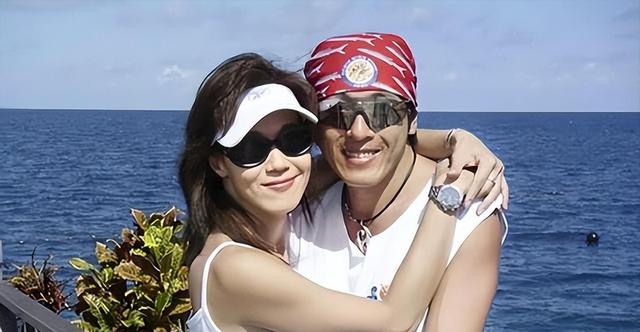 夫妻俩为了不变老，坚持31年不吃肉不生子，如今59岁近照不敢认