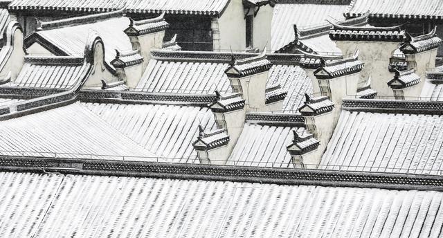 在台儿庄古城等一场青砖黛瓦的白色浪漫