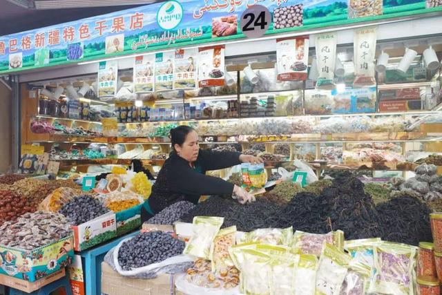 暴雪停课刷屏全网，乌鲁木齐凭什么从"中转站"逆袭？一细节戳人心