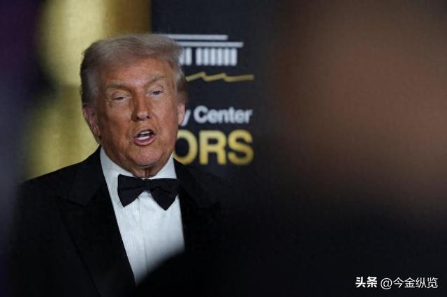 豪掷7600亿！超级富二代截胡奈飞华纳“世纪联姻”，好莱坞炸锅了