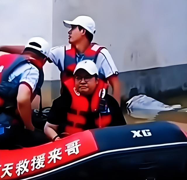 贪污上亿、假慈善？被实名举报的韩红，如今连坐椅子都成了“错”