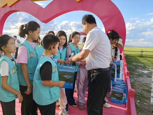 “奇妙自然，京蒙少年草原行”呼伦贝尔生态与民族文化研学活动圆满闭营