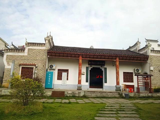 浏河滚滚欲留春，独向芳踪觅雅意——徒步小溪河散记（四）