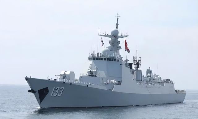 万亿顺差刚官宣，百艘战舰就出海，航母比狠话管用百倍