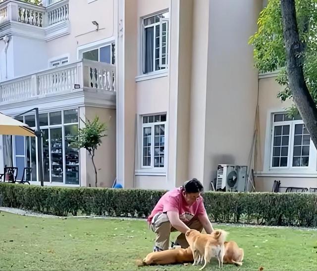 中国赚钱美国花？老戏骨祖孙三代	，在美奢华享乐过上人上人生活