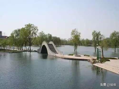 李传尧：晨游百脉泉