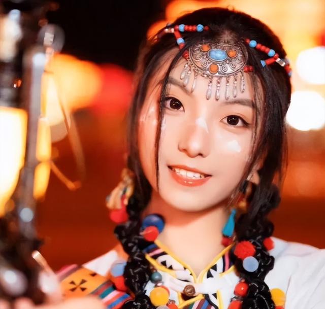 21岁大三女生癌症去世！临终视频曝光：紧握妈妈的手不松开