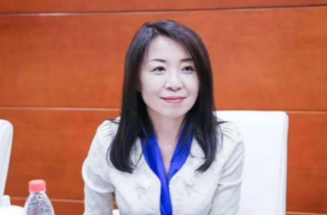 刘强东美女助理：出身普通，却深得刘强东信任，名下400多家公司