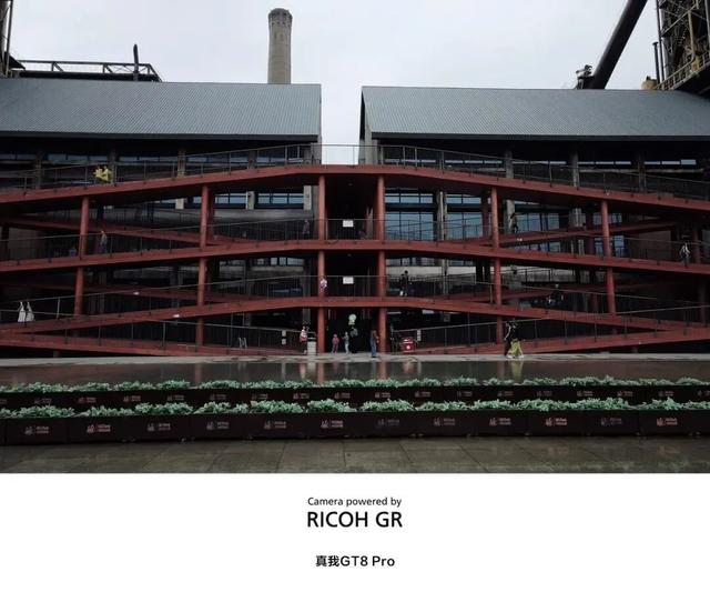 便宜大几百，配置却更顶？子品牌手机开始“骑脸”自家大哥了