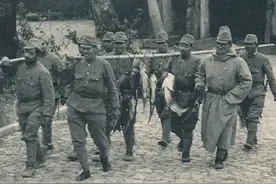 日本投降后，128万侵华日军去了哪？为何只有37万战俘回到日本？图片