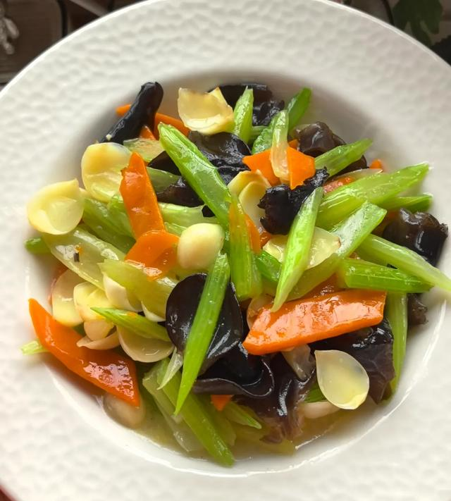 秋冬吃对饭，不咳不干燥！家常食材超营养！