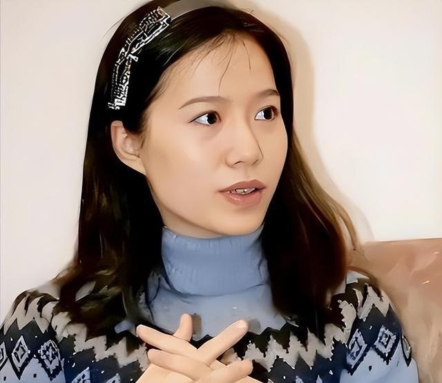 杨振宁去世后，翁帆再发文，49岁无子女的她，早已被安排好了后路