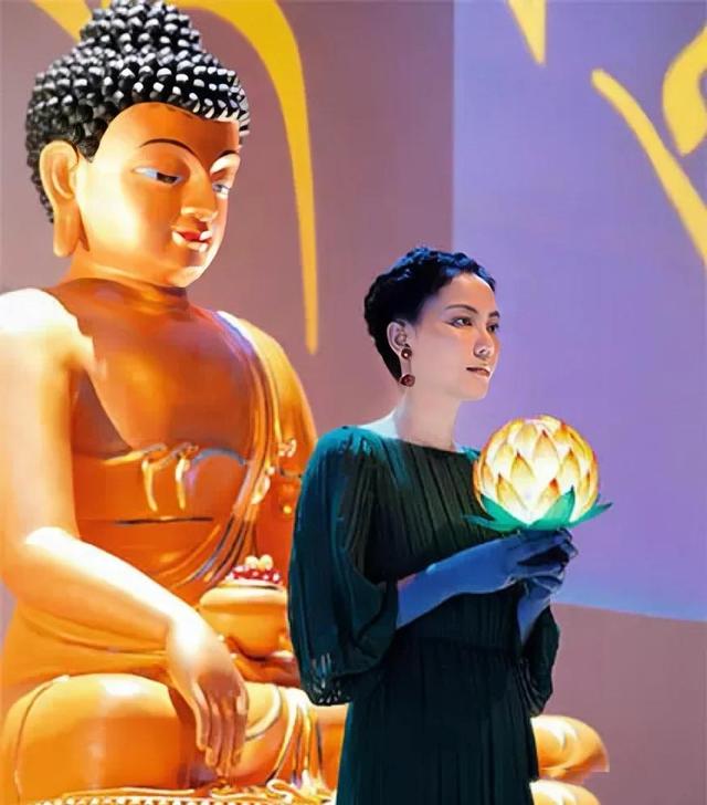 拔出萝卜带出泥！释永信事件12天后，常年信佛的王菲也惨遭牵连